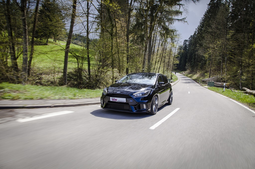 low_kw_fordfocus_rs_fahraufnahme_001